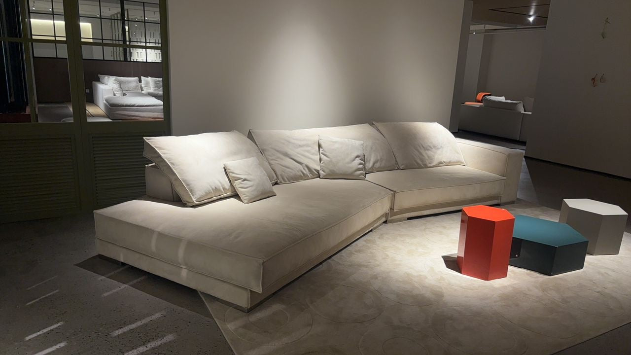 Luna sectional