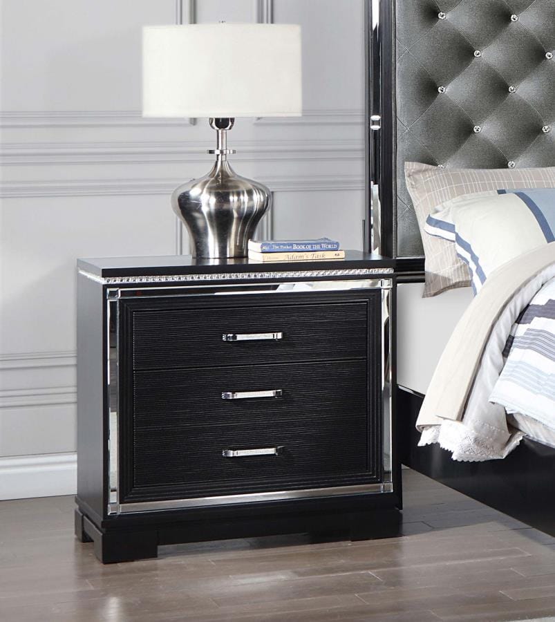 Eleanor Rectangular 3-drawer Nightstand Silver and Black