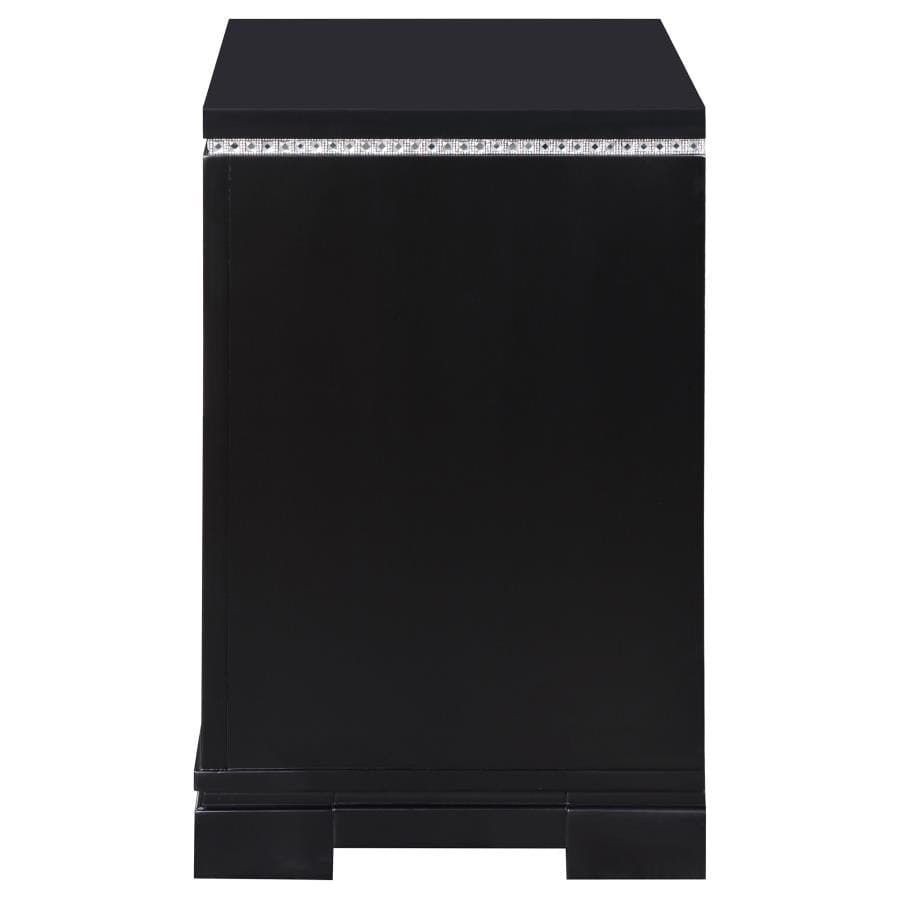 Eleanor Rectangular 3-drawer Nightstand Silver and Black