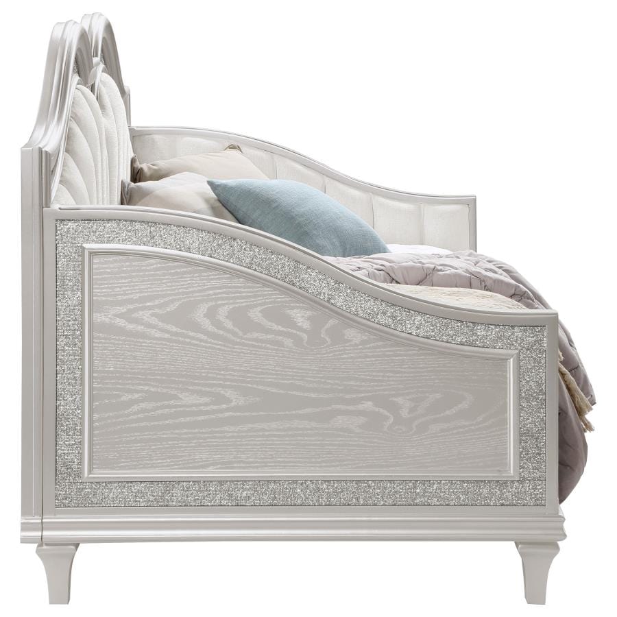 DAYBED