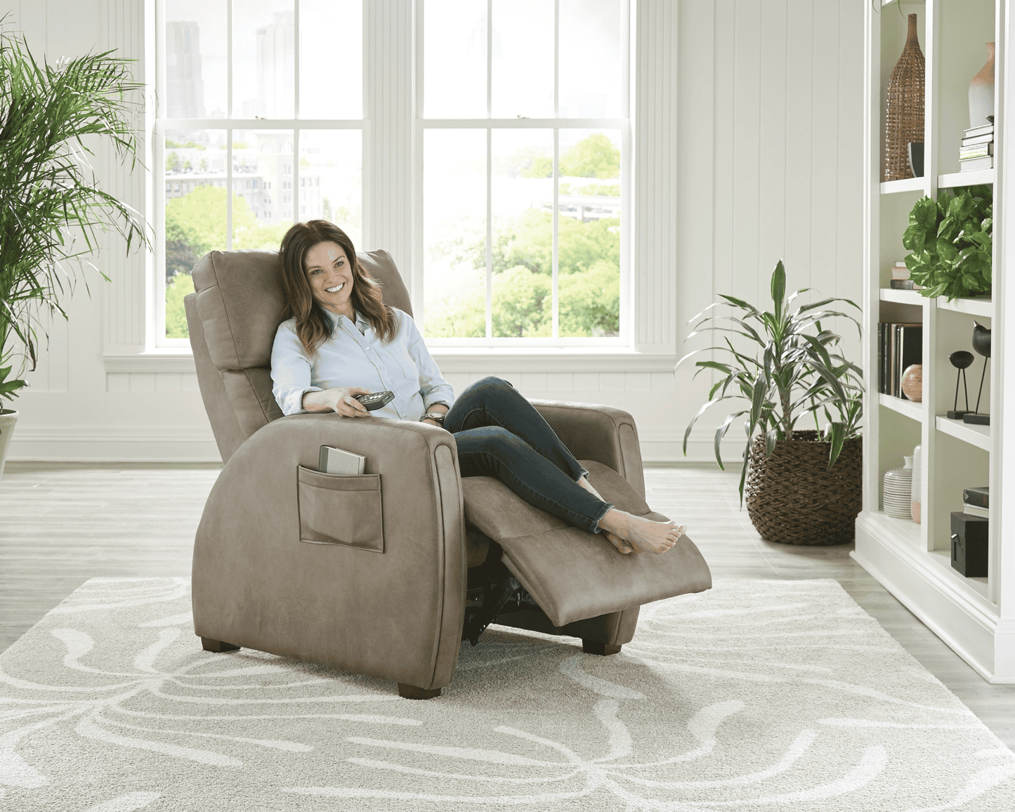 764106 Relaxer Taupe Power Recliner Heat / Massager