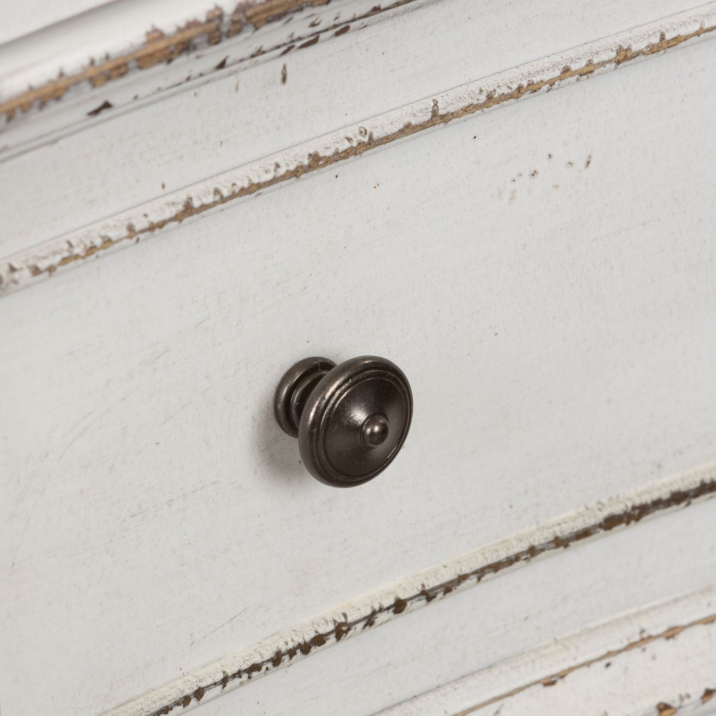 Magnolia Manor 9 Drawer Dresser