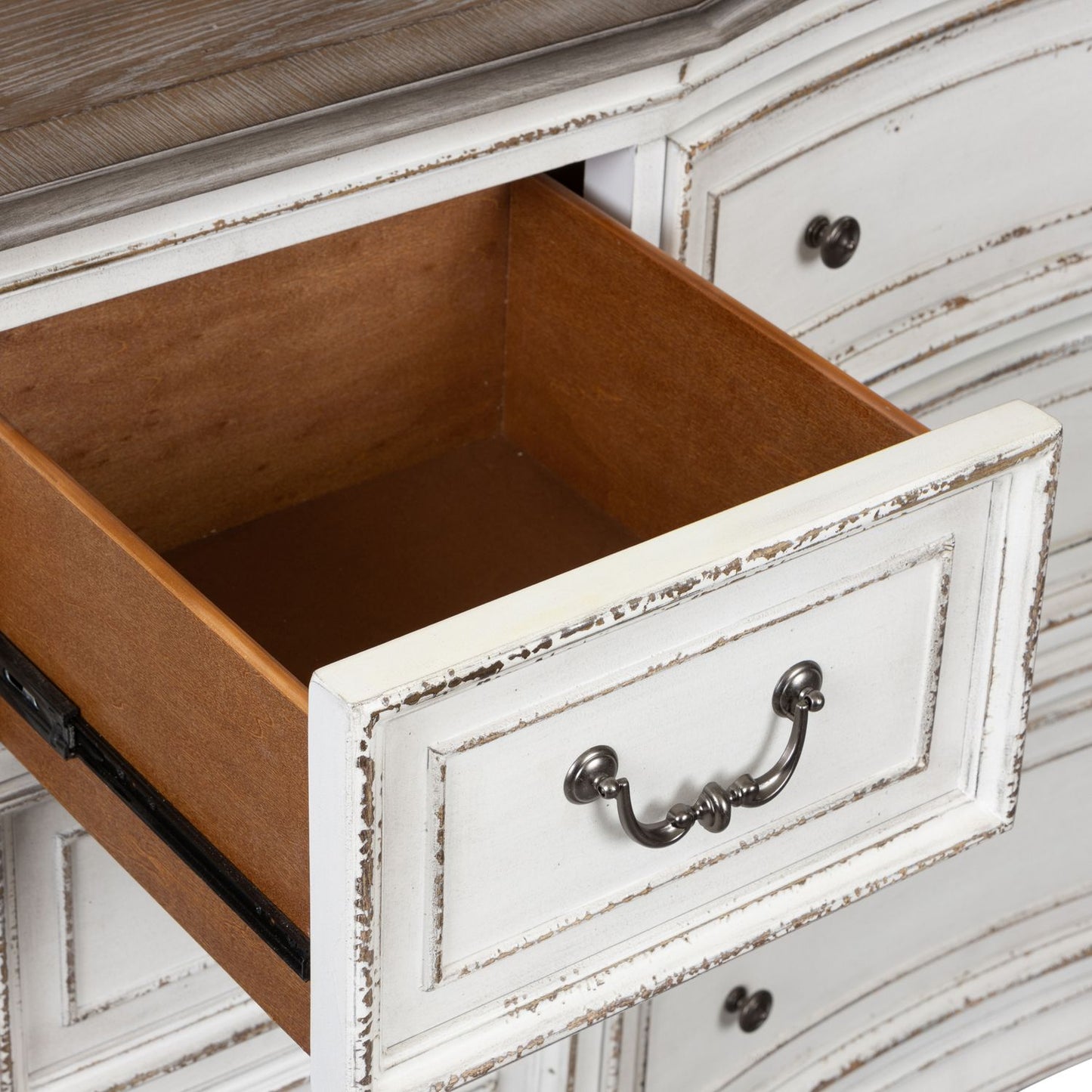 Magnolia Manor 9 Drawer Dresser