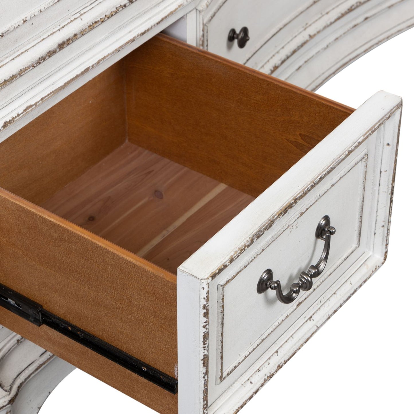 Magnolia Manor 9 Drawer Dresser