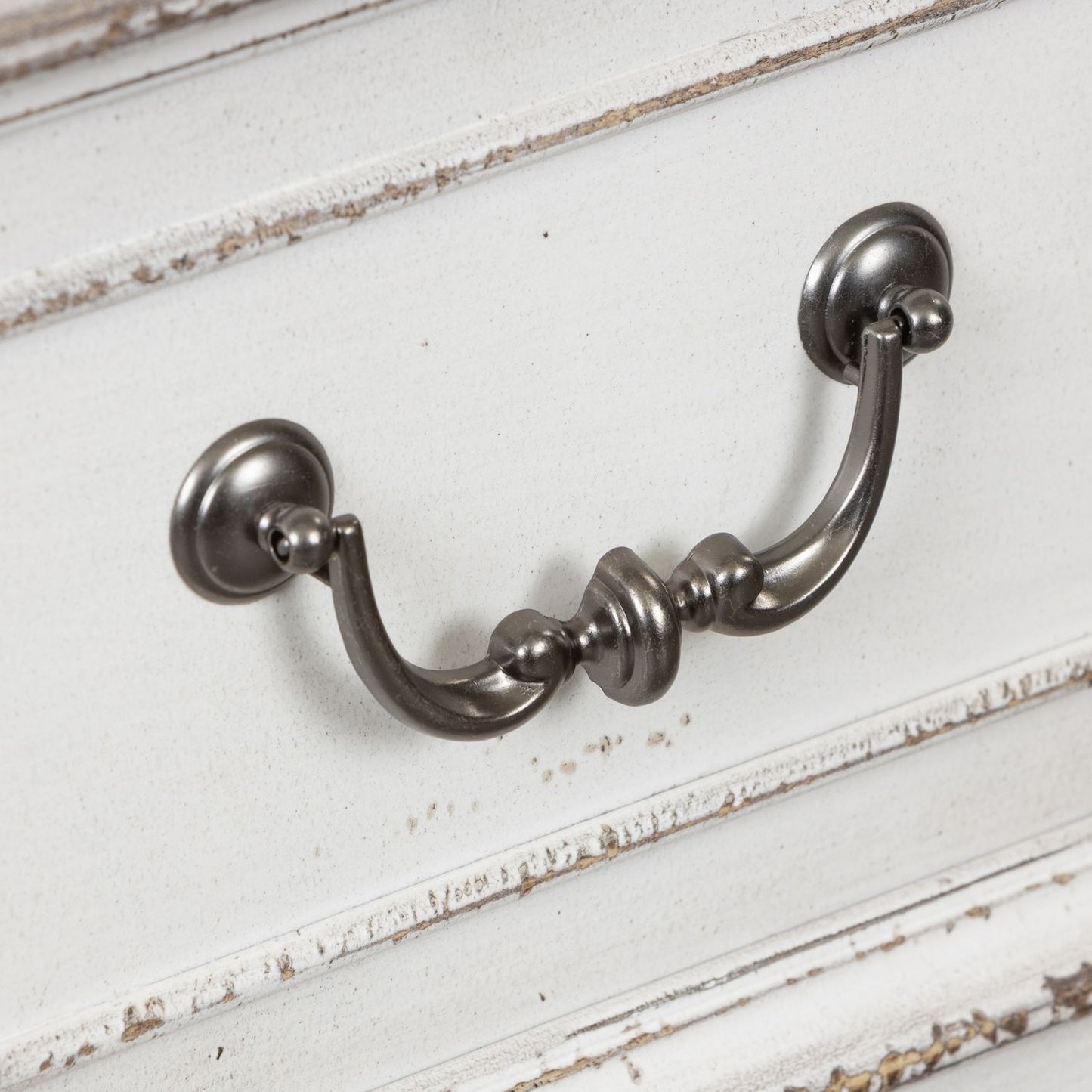 Magnolia Manor 9 Drawer Dresser