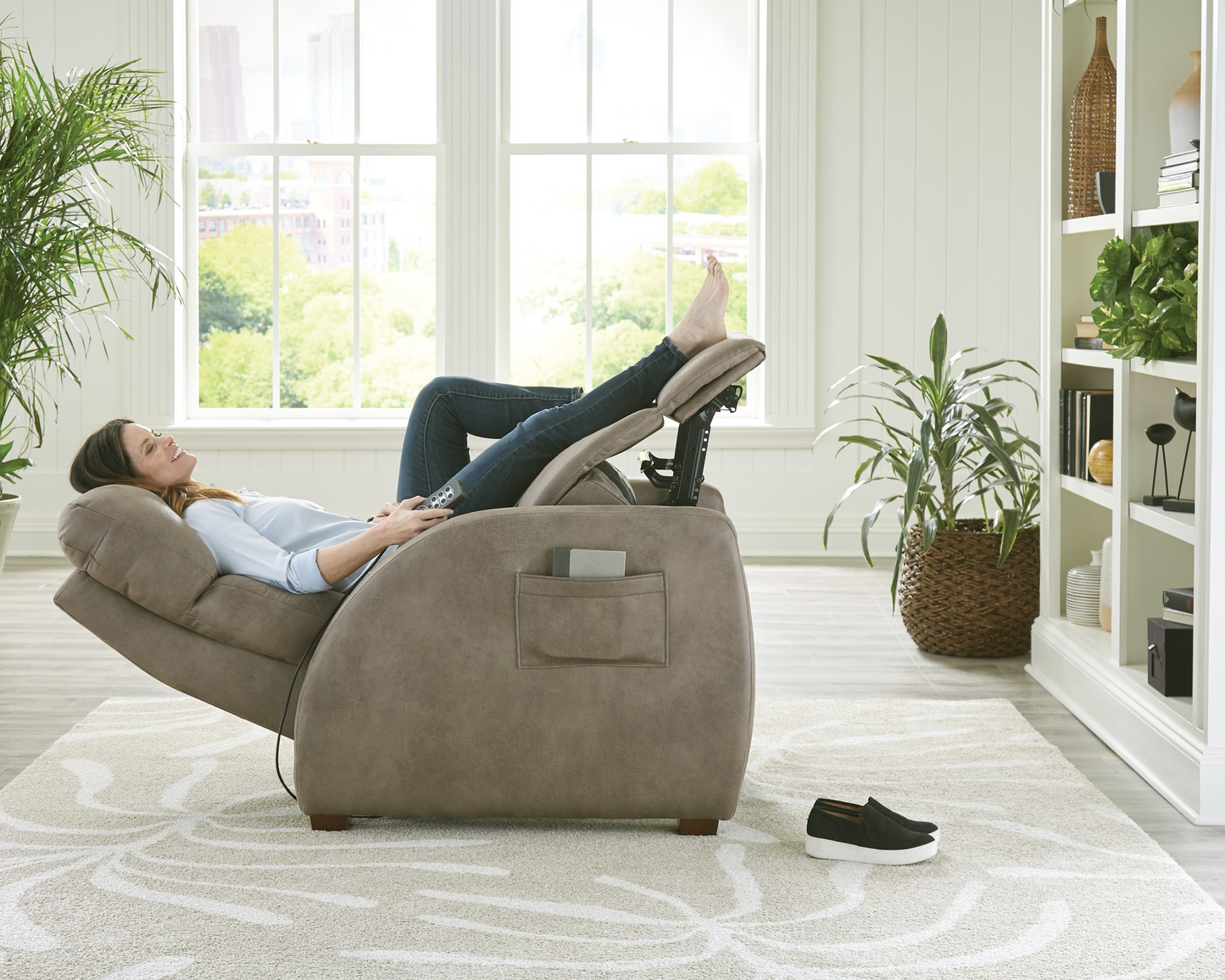 764106 Relaxer Taupe Power Recliner Heat / Massager