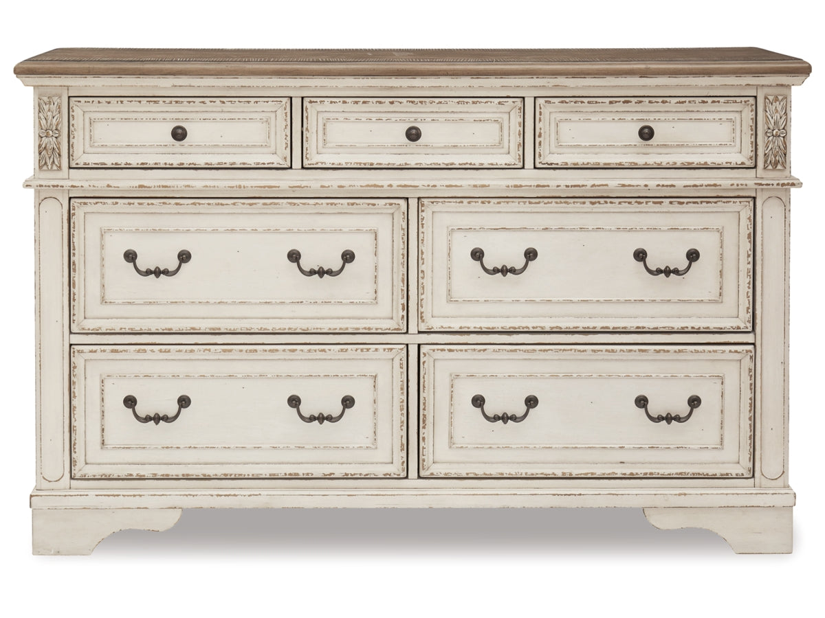 Realyn 7 Drawer Dresser