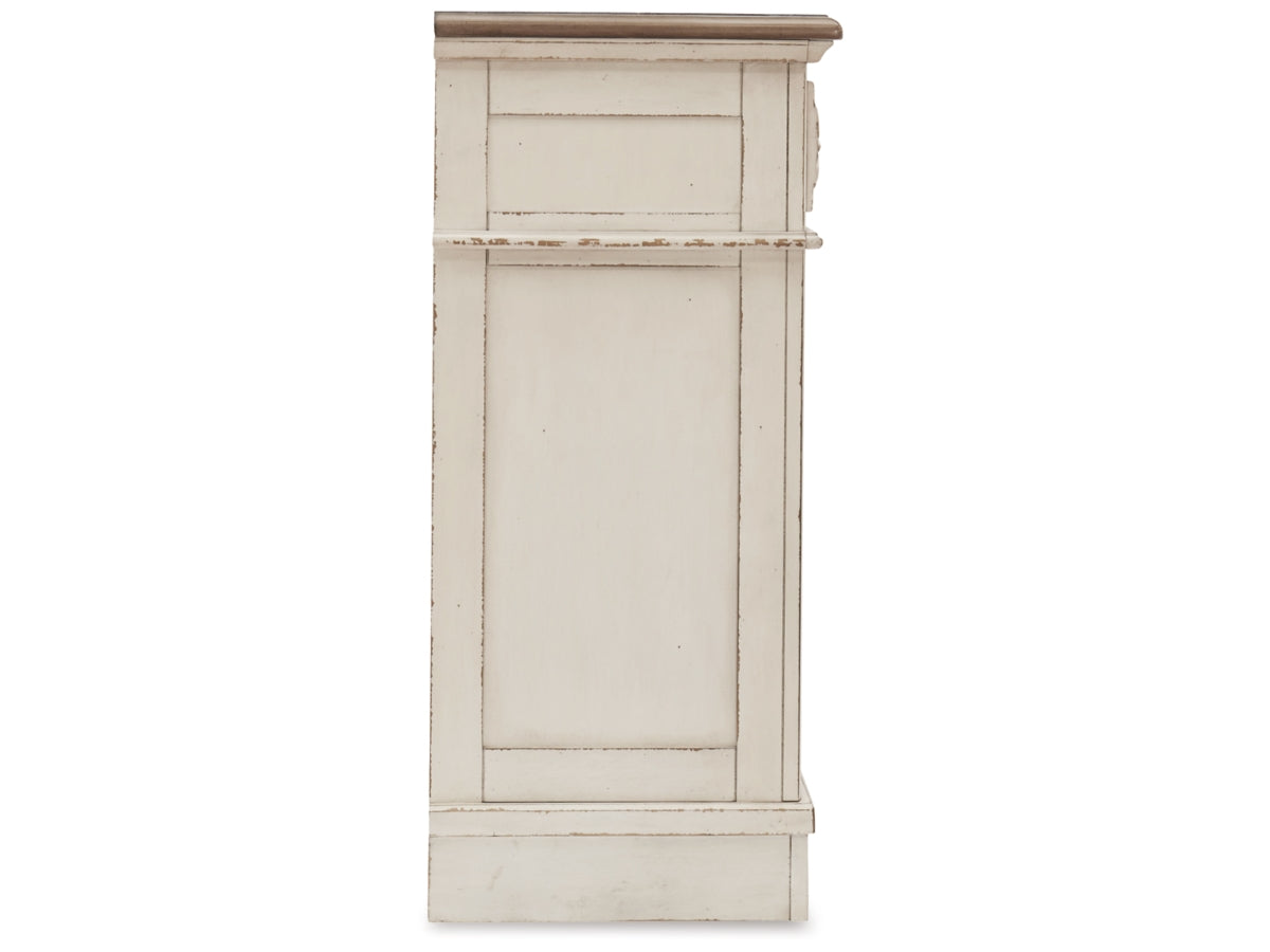 Realyn 7 Drawer Dresser