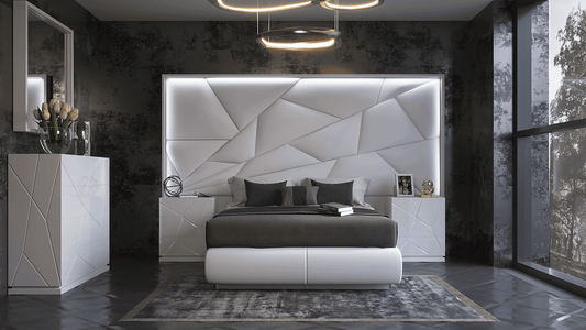 Majesty Bedroom w/light and Kiu cases