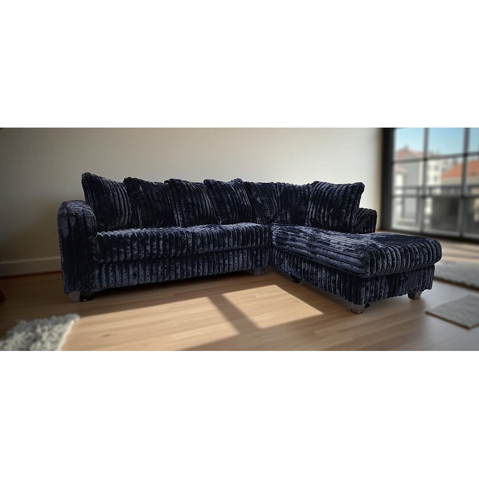 Gia Sectional Black