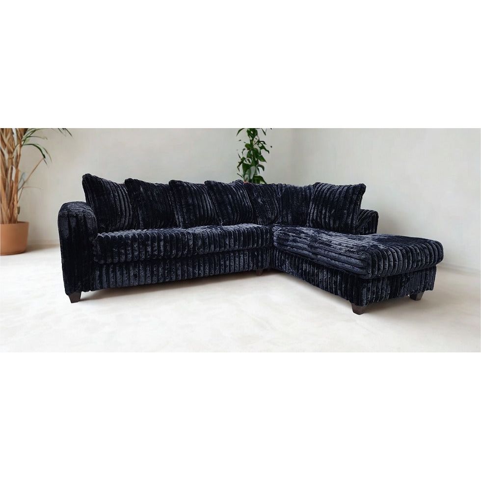 Gia Sectional Black