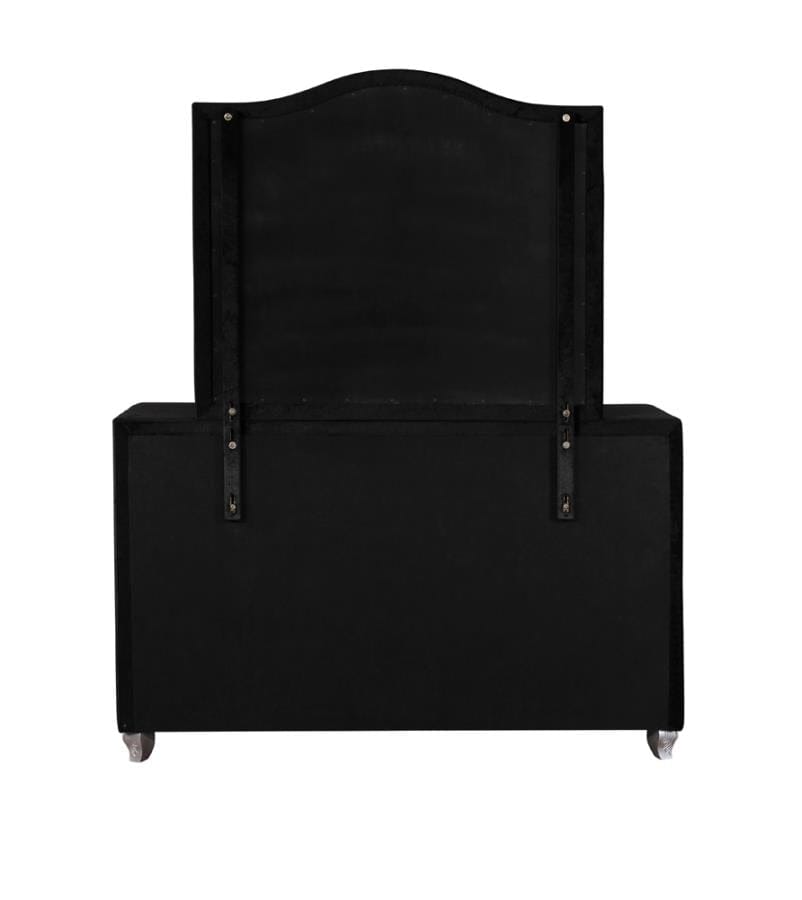 Deanna 7-drawer Rectangular Dresser Black