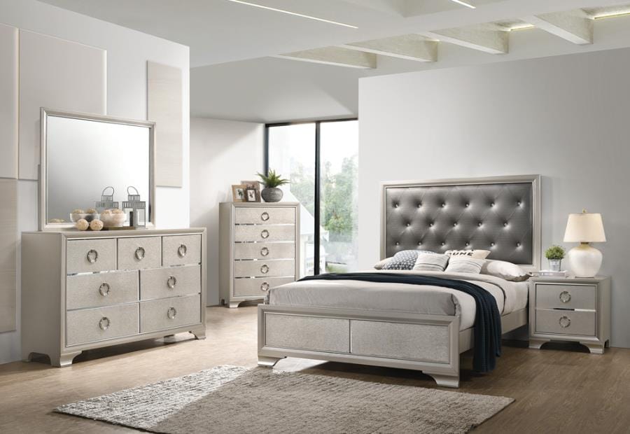 Salford 4-piece Eastern King Bedroom Set Metallic Sterling