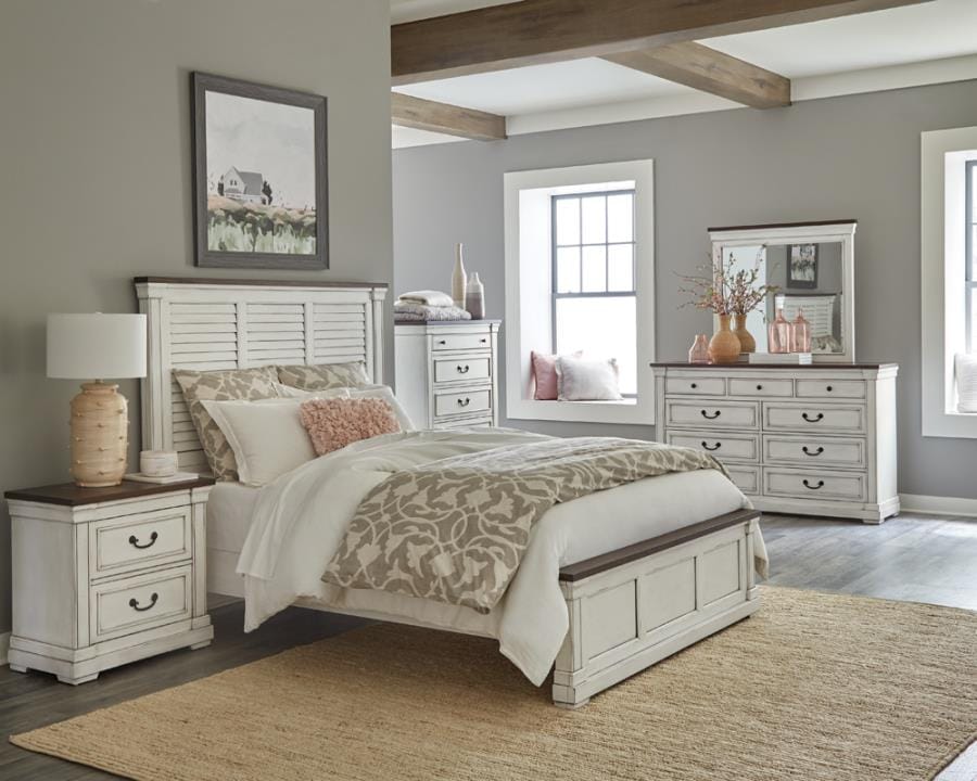 Hillcrest 4-piece California King Panel Bedroom Set White and Dark Rum