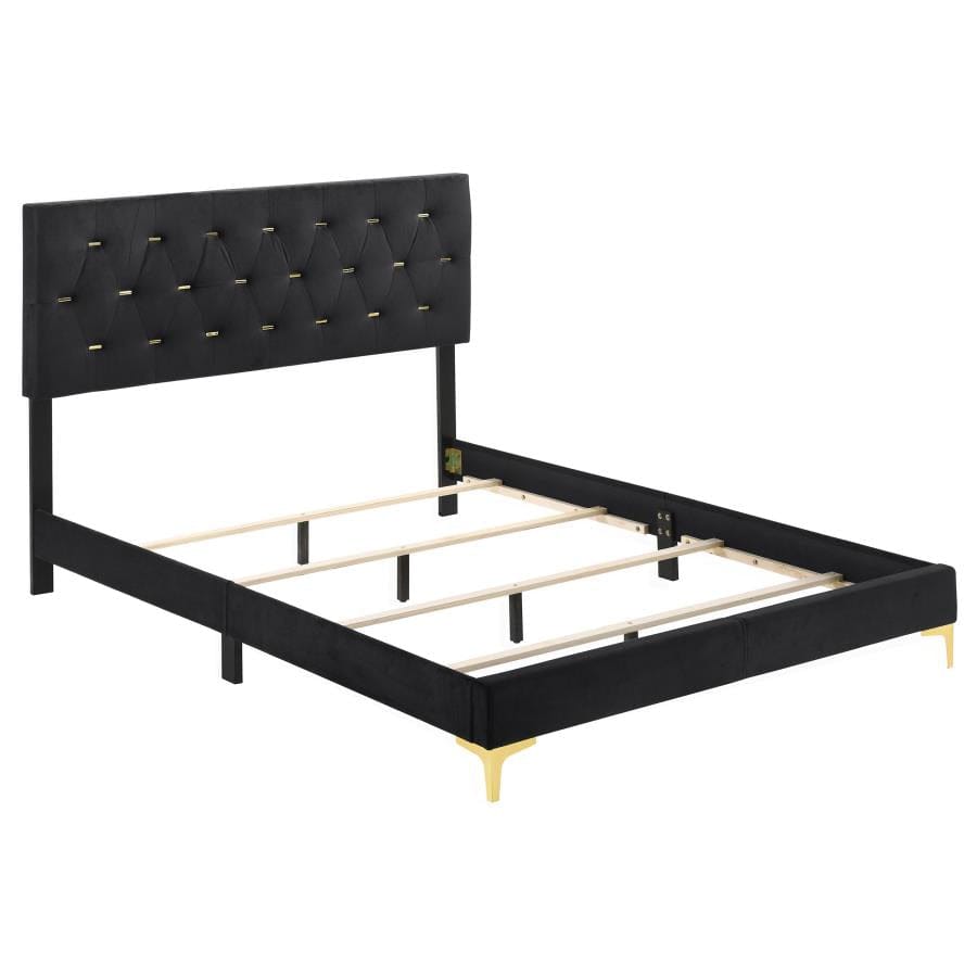 Kendall 4-piece Tufted Panel California King Bedroom Set Black and Gold