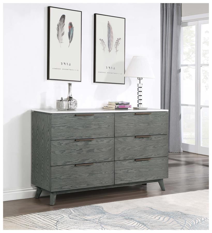 DRESSER