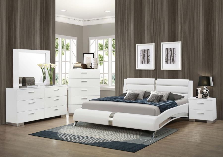 Jeremaine Full Upholstered Platform Bed Glossy White